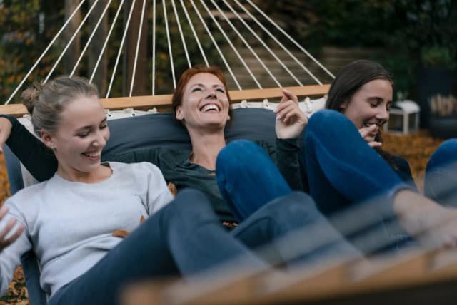Cytaty o przyjaciółce jak siostra, które wzruszą twoje serce Cytaty o przyjaciółce jak siostra, które wzruszą twoje serce